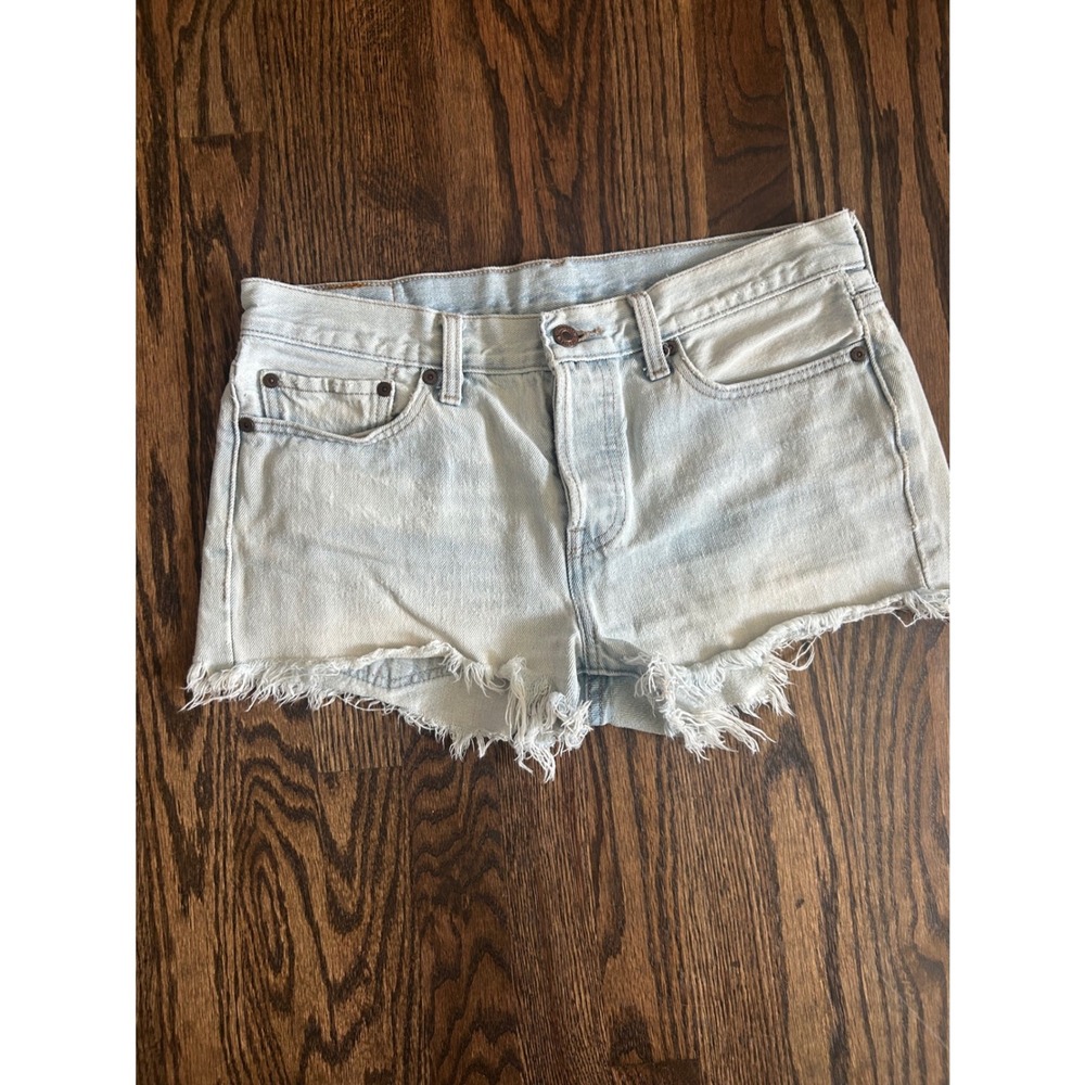 Levis Denim Shorts Light Wash High Waisted Frayed Raw Hem Cut Offs W27